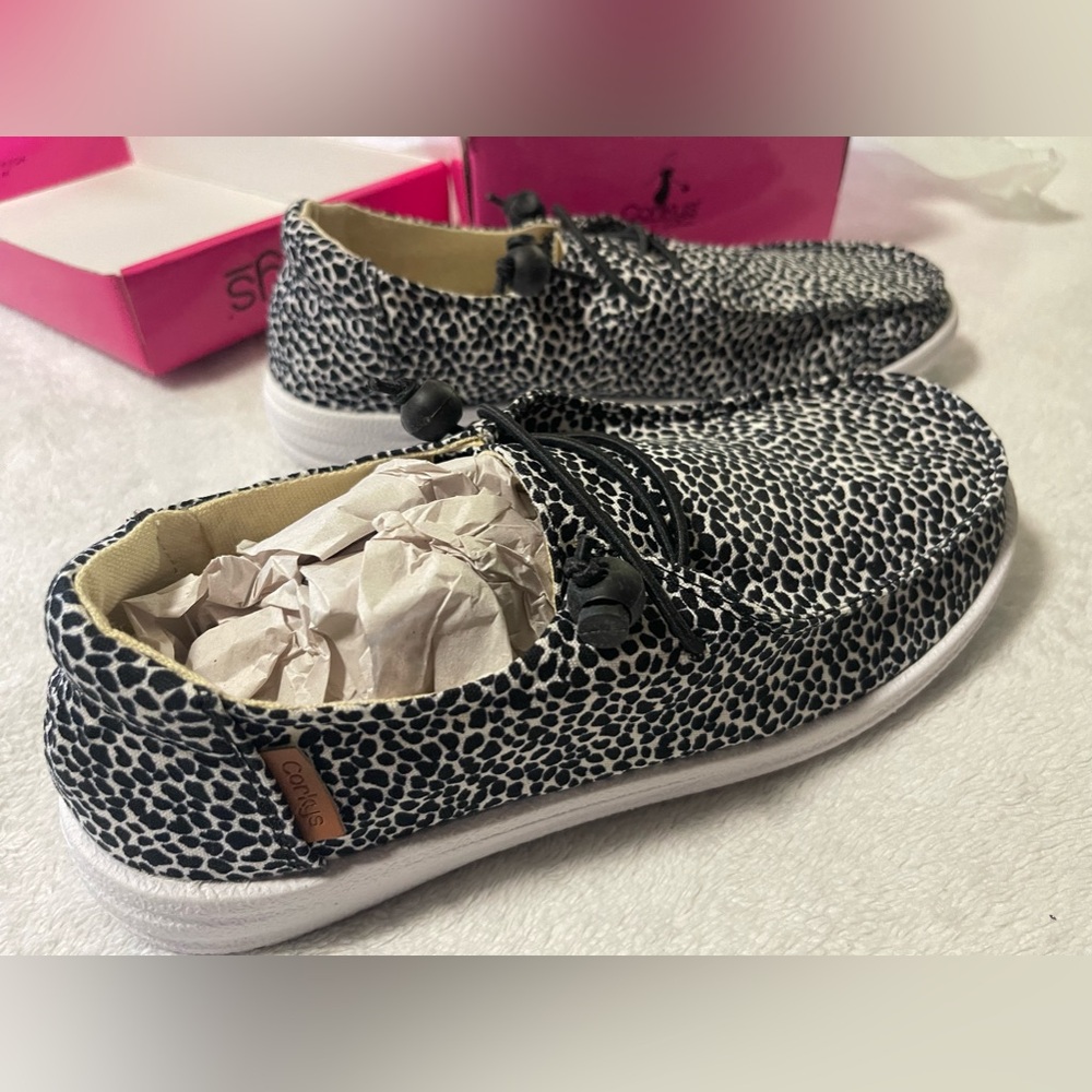 Corkys Black Leopard Kayak